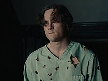 Льюис Пуллман рассказал о «приключениях» на съемках в «Космических яйцах»