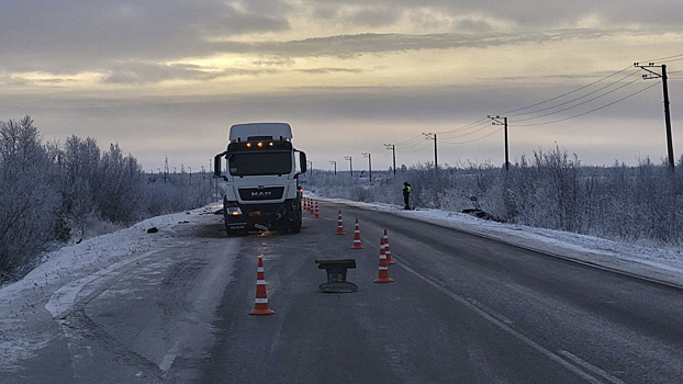 Водитель легковушки пострадал в ДТП с фурой на трассе в ЯНАО. ВИДЕО