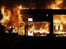 В США перенесли слушания по делу убившего афроамериканца полицейского