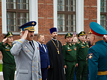 Замминистра обороны РФ генерал-полковник Юнус-Бек Евкуров поздравил с Днем знаний курсантов Военного института физической культуры