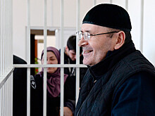 В Чечне суд продлил арест главы филиала "Мемориала" Оюба Титиева