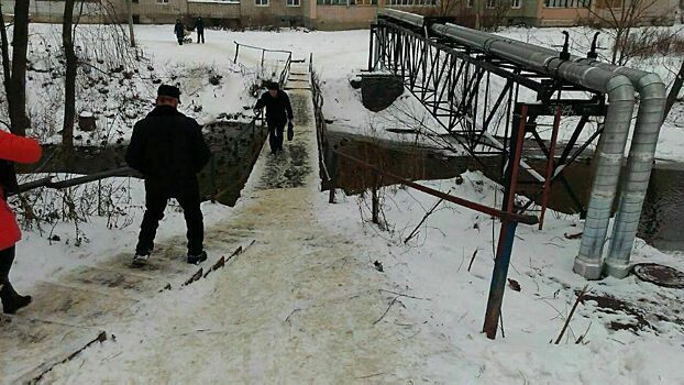 В Кирове мосты через реку Хлыновку за всю зиму чистили один раз