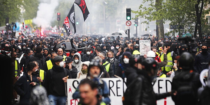 Более 500 тысяч французов провели Первомай на акциях протеста