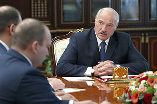 Лукашенко подписал указ о награждении 120 белорусских передовиков