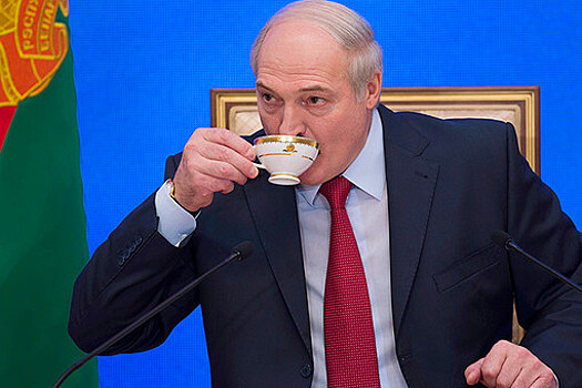 Лукашенко предложил белорусам перейти с кофе на молоко