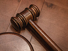 Шейх, который принимал в гостях королеву, подал в суд на галерею из-за поддельных мозаик