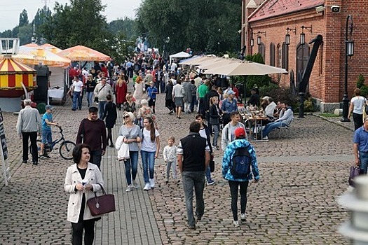 Русский центр искусства Рустама Алиева готовит выставку «Романтика моря»