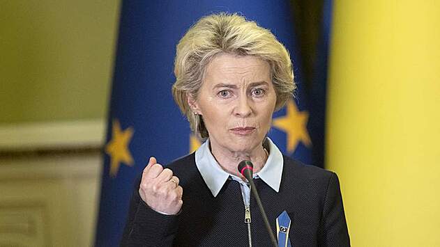 Глава Еврокомиссии заявила о мощном западном «ударе» по России