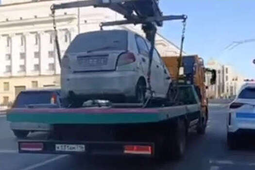 В Казани задержали пьяную мать, которая катала на авто больного ребенка