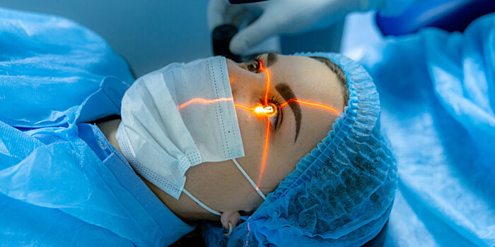 Петербургский офтальмолог усовершенствовал линзу для лечения катаракты