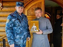 Откат с кафе и взятка айфоном: за что повязали начальников свияжской "зоны"