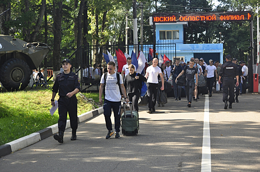 У первокурсников Московский университет МВД России имени В. Я. Кикотя началась профессиональная подготовка