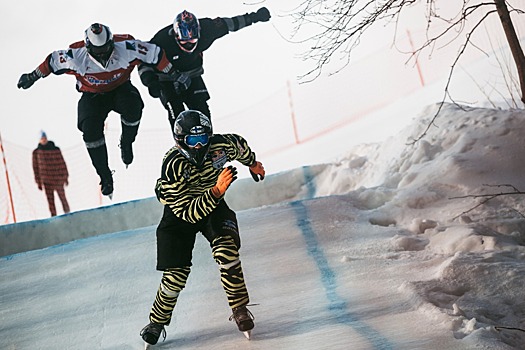 Россияне взяли два золота на этапе чемпионата мира по скоростному спуску на коньках на Уктусе