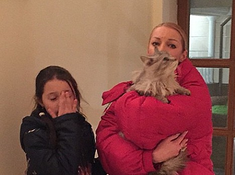 Анастасия Волочкова и Ариша обнаружили своего кота, который сбежал из дома 4 дня назад.