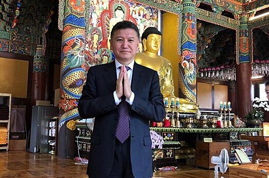 Илюмжинов о далай-ламе: «Ощущение, как будто разговариваешь со своим дедушкой. Вот просто попьешь с ним чай – и хорошо становится»