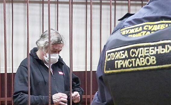 Распнуть до приговора суда: Почему Ефремов?