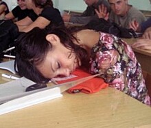 Вера Исаева: "На лекции преподаватель разбудил меня, но я включила диктофон и снова уснула"