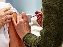 Роспотребнадзор сообщил, что человек может заболеть коронавирусом после вакцинации