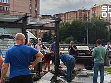 SHOT: в Подмосковье автомобиль снес остановку с людьми, есть пострадавшие