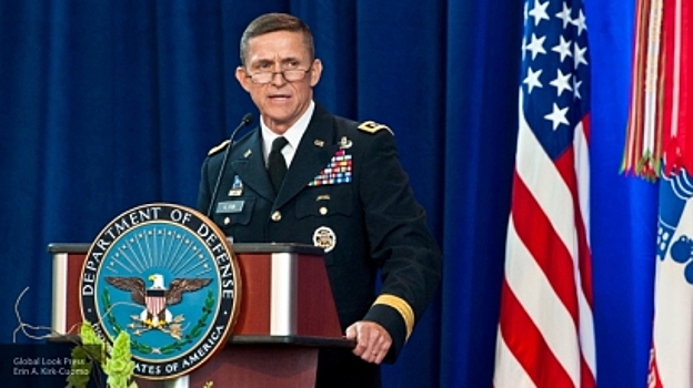 Белый дом не увидел ничего плохого в разговоре Флинна с послом России о санкциях