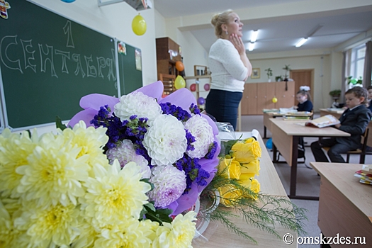 Молодым специалистам в омских школах обещают зарплату 25 тысяч рублей