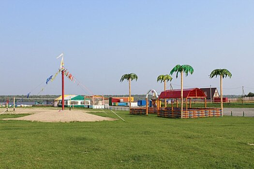 Ранее судимого экс-чиновника обвинили в захвате пляжа на Иртыше