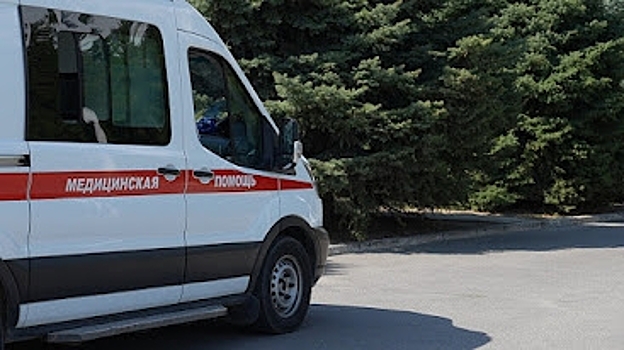 Волгоградка попала в больницу после съезда с дороги