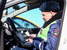 СМИ: ГИБДД планирует штрафовать за мешающий обзору видеорегистратор