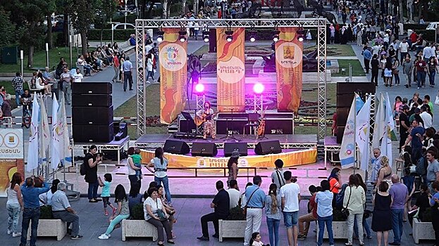 Ереванский бард-концерт собрал лучших исполнителей