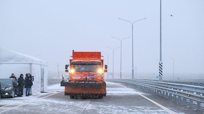 На расчистку дорог от снега в Волгоградской области вышли 368 спецмашин