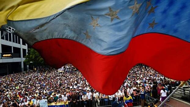 Раскол общества и смена власти. Венесуэлу ждёт гражданская война?