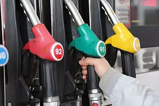 В России начал дорожать бензин