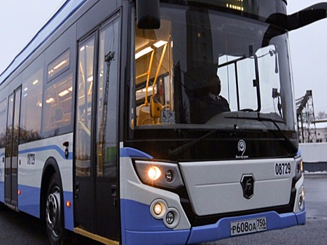Российский электробус вышел на маршрут в центре столицы