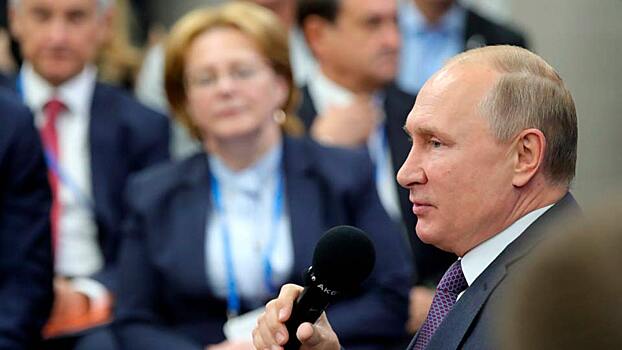 Путин заявил, что на модернизацию первичного здравоохранения выделено 150 млрд рублей, но санитарок переводят в уборщицы