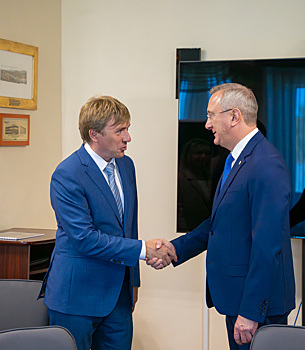 Глава Росмолодежи поблагодарил губернатора за правильную фокусировку