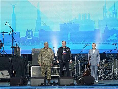 Губернатор Дмитрий Азаров поздравил самарцев с Днем рождения города