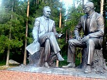 В Костомукше памятник Косыгину и Кекконену облили краской