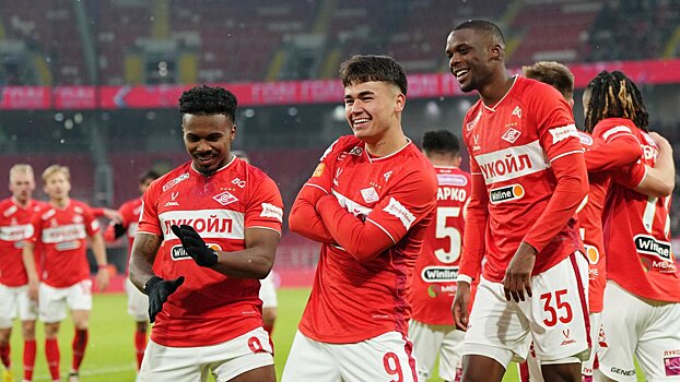 «Народная команда: гордость российского футбола». «Спартак» высмеял «Зенит» в новогоднем ролике, показав билборд с Дугласом, Венделом и Жерсоном