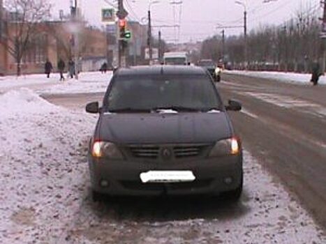 На улице Крупской в Рязани иномарка сбила на светофоре пешехода