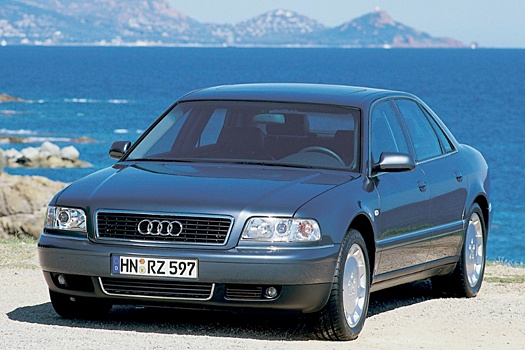 В РФ начались продажи музейной Audi A8 D2 2000 года