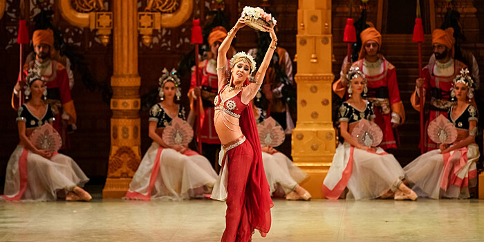 История любви, обернувшаяся трагедией: трансляция балета «Баядерка»
