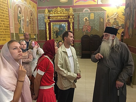 Евгений Миронов посетил Печерский монастырь в Нижнем Новгороде
