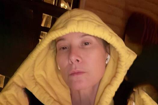 51-летняя Юлия Высоцкая показала лицо без макияжа