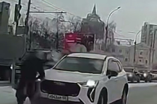 Мигрант на внедорожнике сбил ребенка и скрылся с места аварии