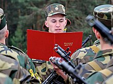 КС разъяснил, что увольнение по истечению срочного контракта законно