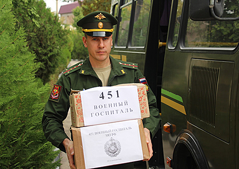 Российские военнослужащие передали гуманитарную помощь дому престарелых в Таджикистане