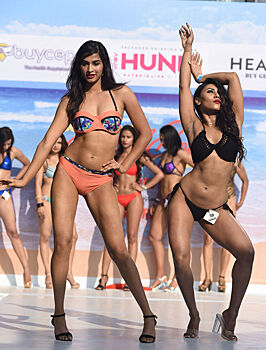 Красивые и сексуальные: фитнес-модели на пляжном шоу в Гоа