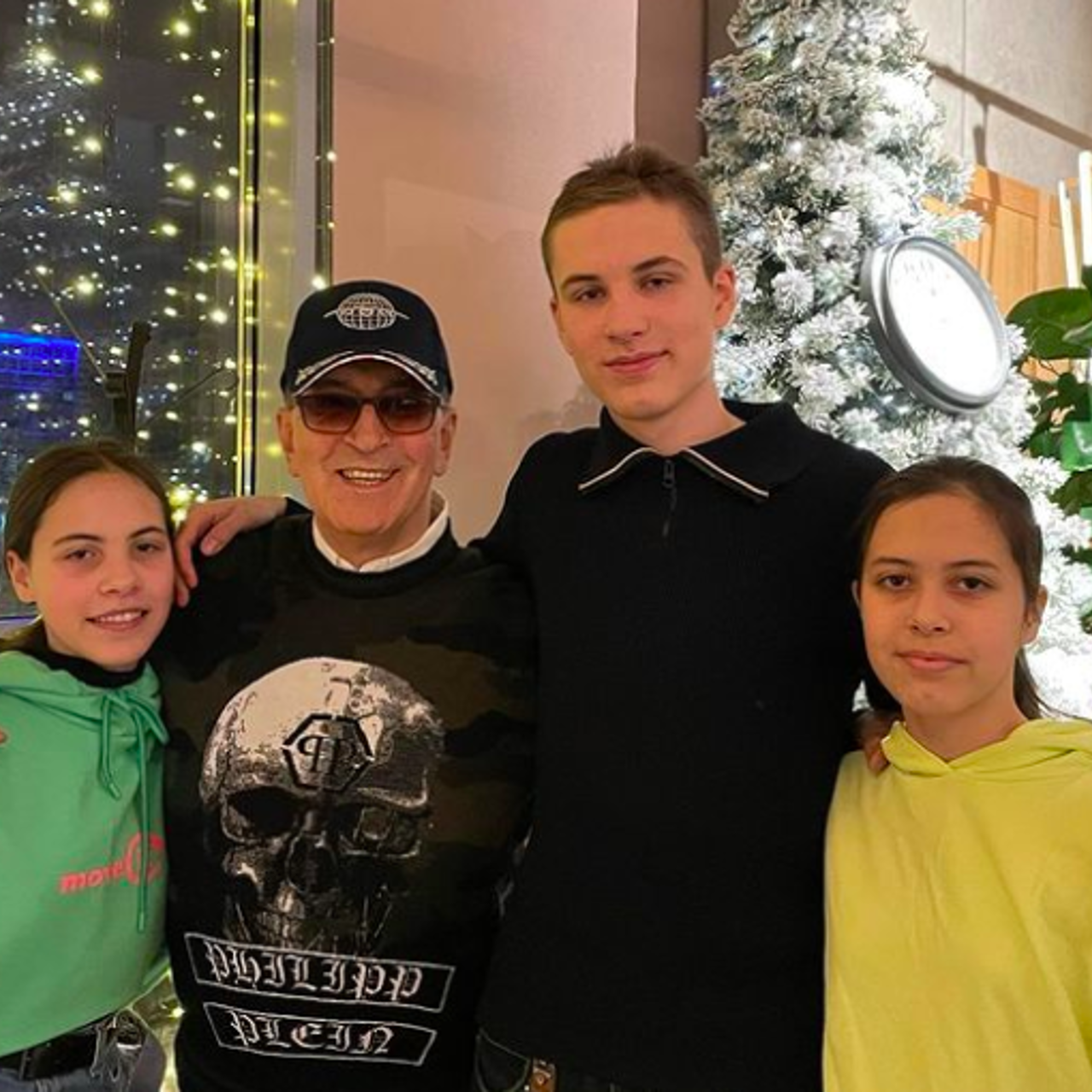 Буйнов с дочерью юлией. Семья буйнова. Буйнов с женой. Семья буйнова. Семья буйнова.