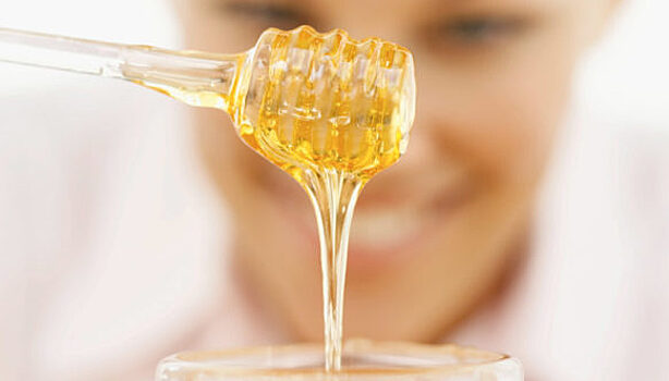 Роскачество рассказало, как отличить некачественный мед