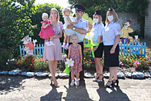 В Елецком линейном отделе МВД России на транспорте поздравили коллег, создавших крепкие многодетные семьи.